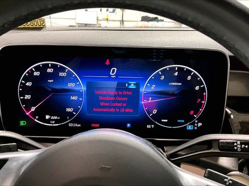 Used 2025 Mercedes-Benz GLC 300 4MATIC image 25