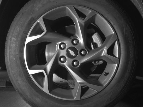 Used 2025 Chevrolet Trax LT w/ LT Convenience Package FWD image 13