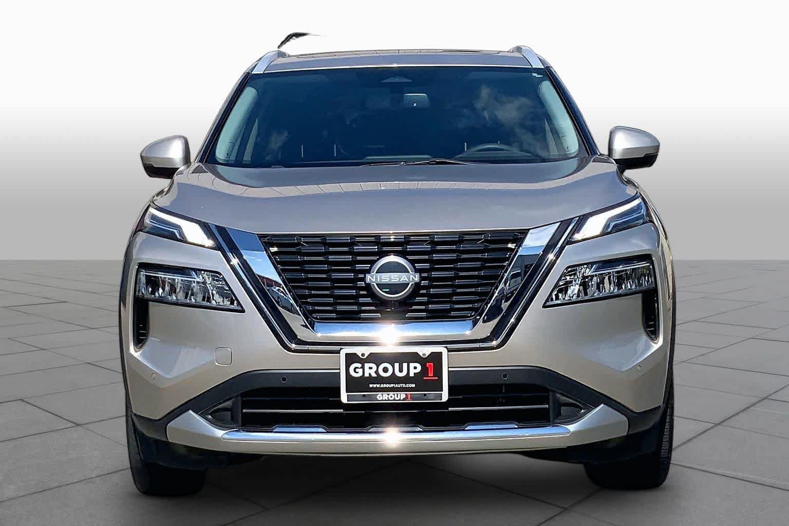 Used 2023 Nissan Rogue Platinum FWD image 4
