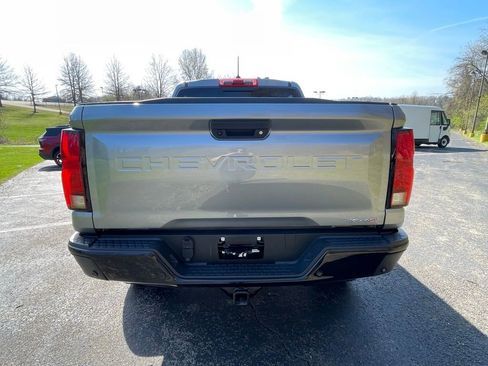 Used 2025 Chevrolet Colorado ZR2 w/ Technology Package image 4