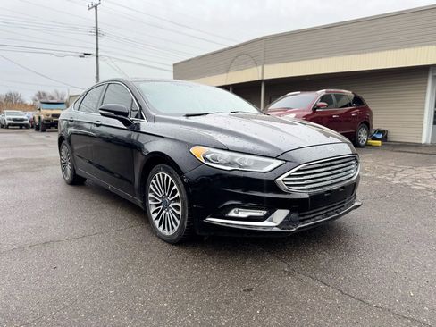 Used 2017 Ford Fusion SE w/ Equipment Group 202A image 3