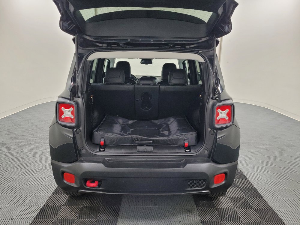 Used 2016 Jeep Renegade Trailhawk w/ Premium Trailhawk Package AWD/4WD image 29