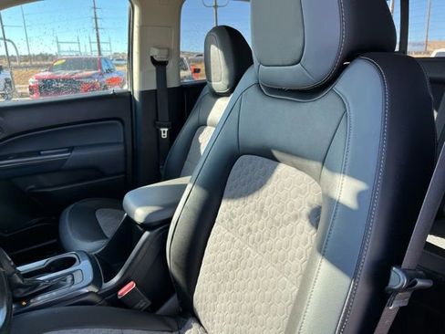 Used 2016 Chevrolet Colorado Z71 image 12