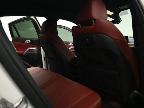 Used 2022 BMW X6 xDrive40i AWD/4WD image 53