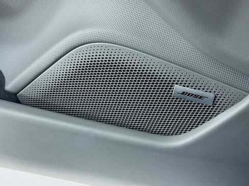 Certified 2022 Porsche Taycan 4 Cross Turismo image 12