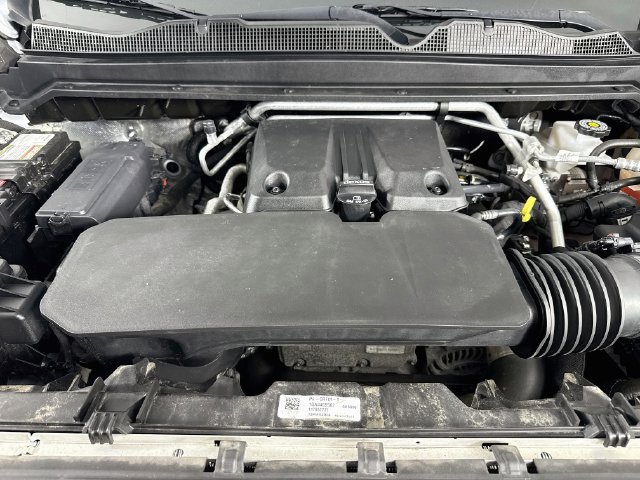 Used 2023 Chevrolet Colorado Trail Boss w/ Technology Package AWD/4WD image 31