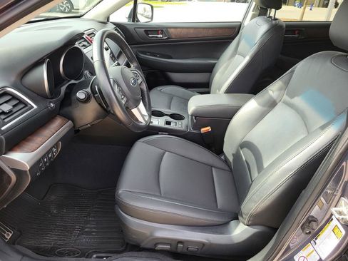 Used 2017 Subaru Outback 3.6R Limited image 23