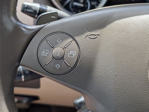 Used 2012 Mercedes-Benz GL 320 BlueTEC 4MATIC image 20