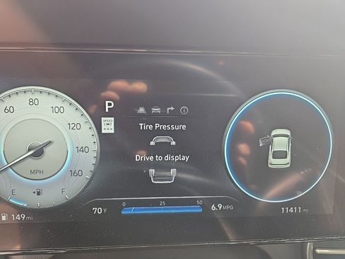 Used 2025 Hyundai Elantra SEL FWD image 3