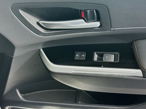 Used 2025 Toyota Sienna Limited FWD image 29