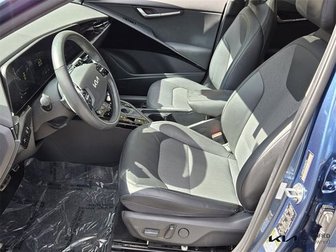 Certified 2023 Kia Niro EX Touring image 11