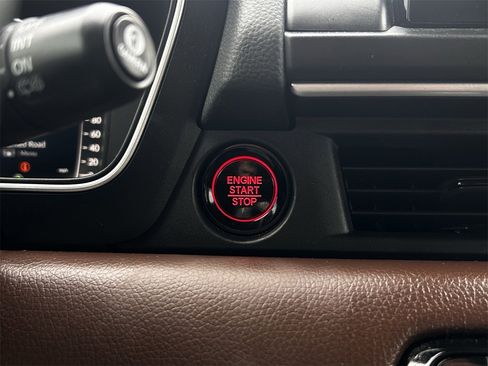 Used 2024 Honda Pilot Elite image 22