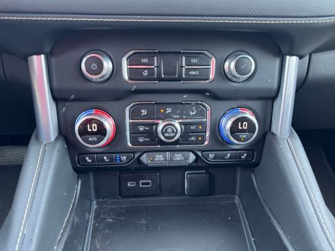 Used 2023 GMC Yukon SLT AWD/4WD image 25