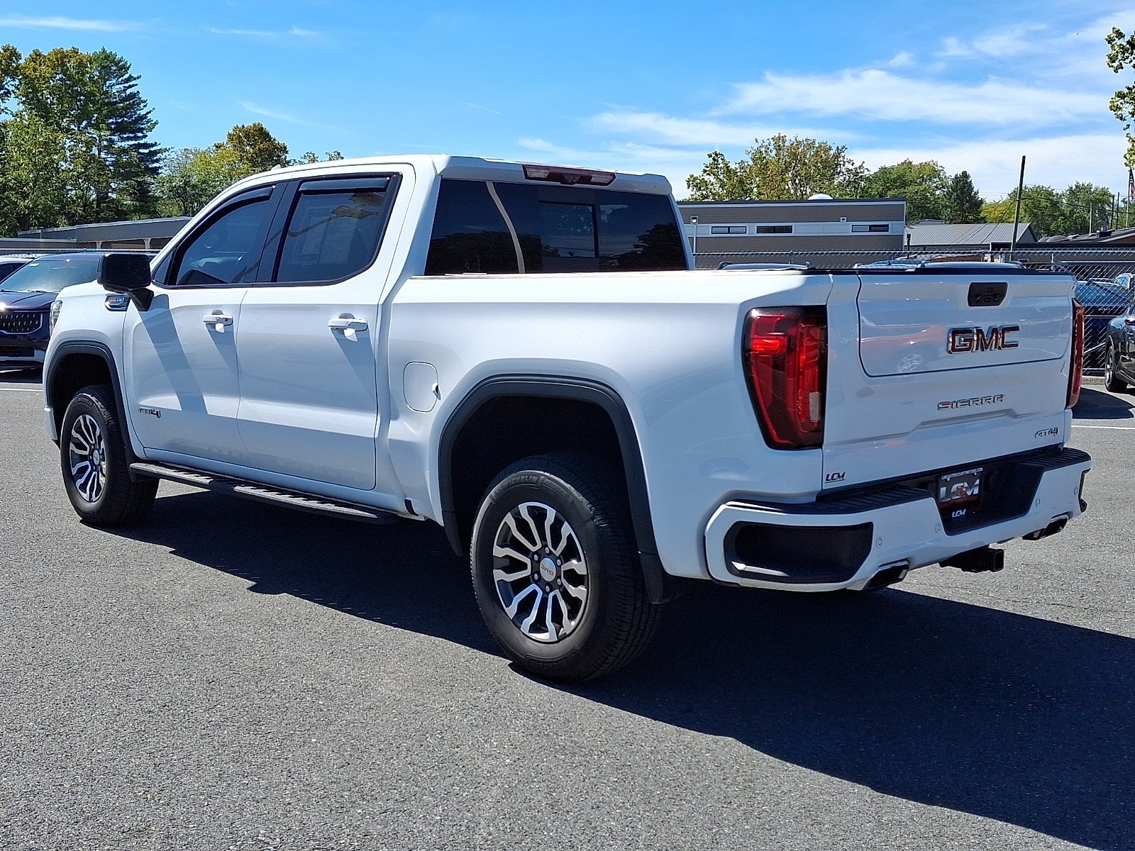 Used 2021 GMC Sierra 1500 AT4 w/ AT4 Premium Package AWD/4WD image 7