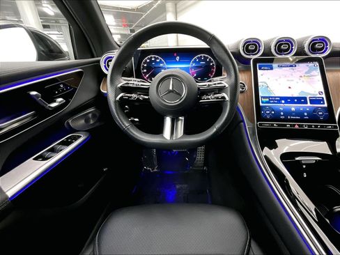 Used 2025 Mercedes-Benz GLC 300 4MATIC w/ AMG Line image 4