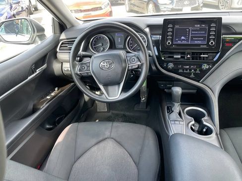 Used 2022 Toyota Camry LE FWD image 9