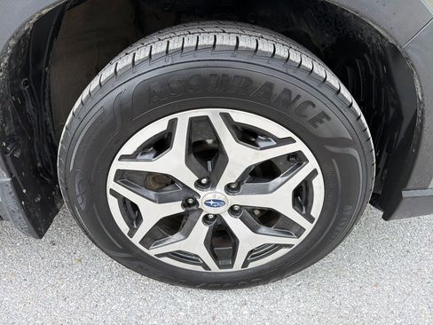 Used 2019 Subaru Forester Premium w/ All-Weather Package AWD/4WD image 18