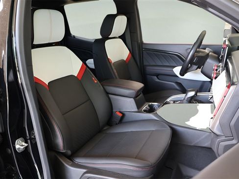 Used 2024 GMC Canyon AT4X image 20