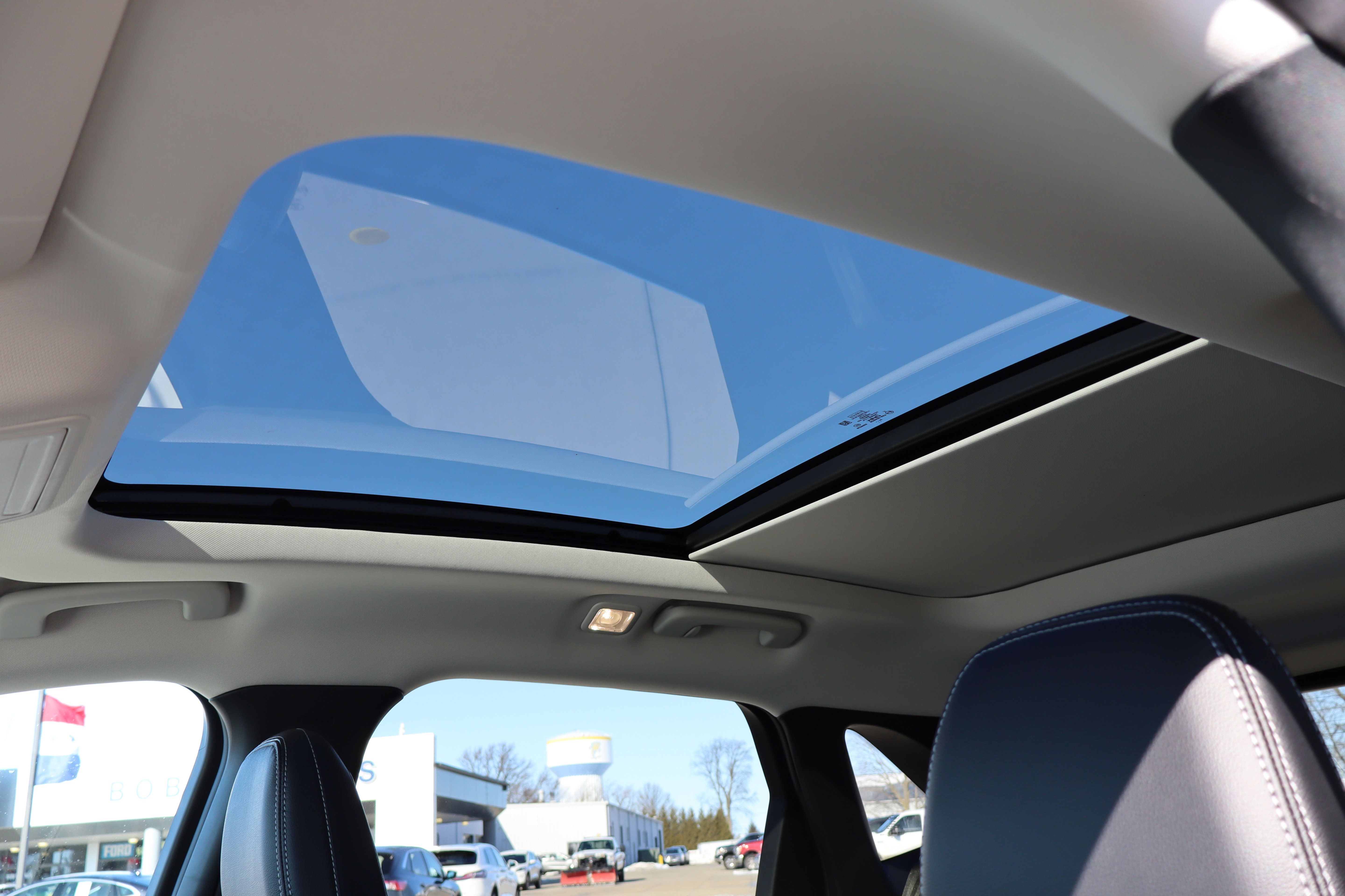 New 2025 Ford Escape SE w/ PHEV Premium Package FWD image 24
