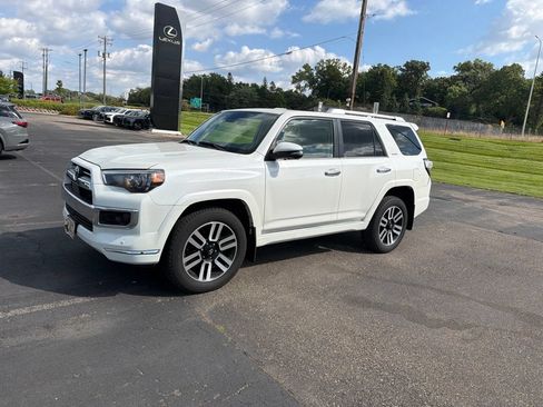 Used 2023 Toyota 4Runner Limited AWD/4WD image 3