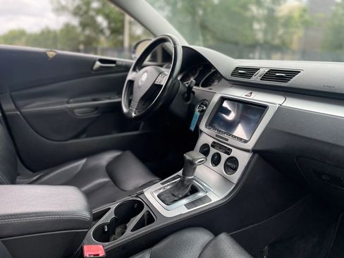 Used 2009 Volkswagen Passat Komfort FWD image 22