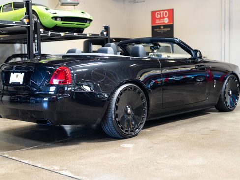 Used 2020 Rolls-Royce Dawn image 12