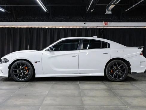 Used 2020 Dodge Charger R/T w/ Blacktop Package RWD image 15