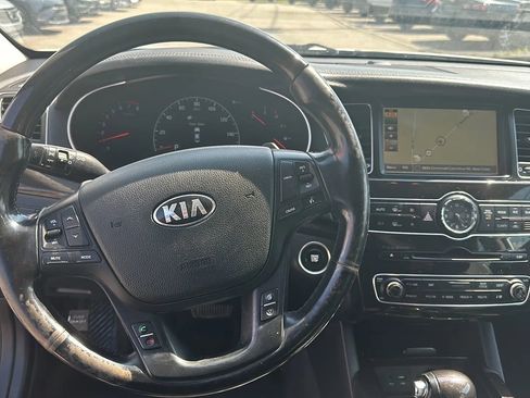 Used 2016 Kia Cadenza Premium image 10