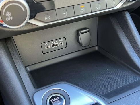 Used 2022 Nissan Sentra SV FWD image 13