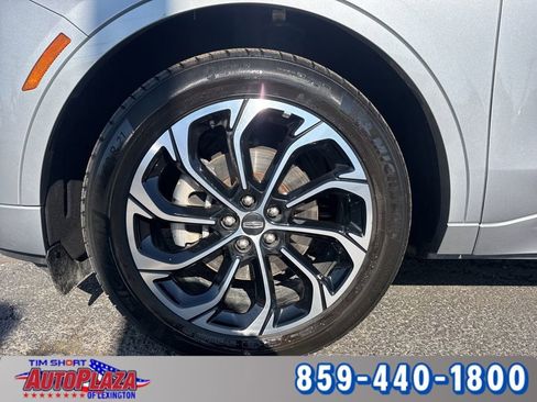 Used 2024 Lincoln Nautilus Reserve AWD/4WD image 6