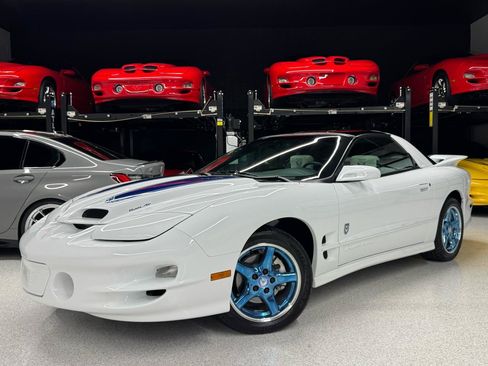 Used 1999 Pontiac Firebird Formula RWD image 2
