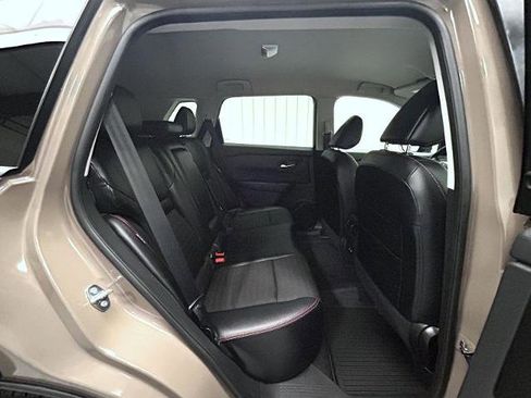 Certified 2025 Nissan Rogue SV AWD/4WD image 18