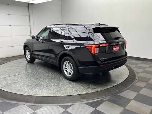 New 2026 Ford Explorer Active AWD/4WD image 2