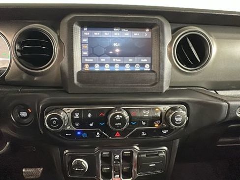 Used 2023 Jeep Wrangler Unlimited w/ Cold Weather Group AWD/4WD image 22