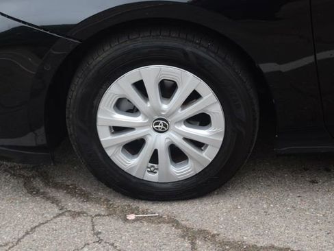 Used 2021 Toyota Prius LE FWD image 25