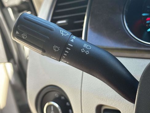 Used 2010 Ford Taurus SEL FWD image 21