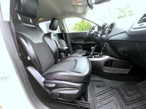 Used 2019 Jeep Compass Latitude AWD/4WD image 17