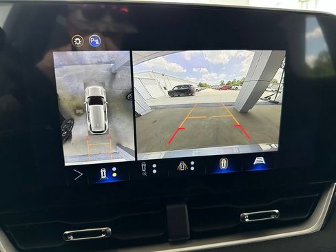 New 2026 Chevrolet Equinox LT w/ Convenience Package II FWD image 26