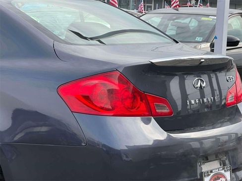 Used 2011 INFINITI G37 x image 9