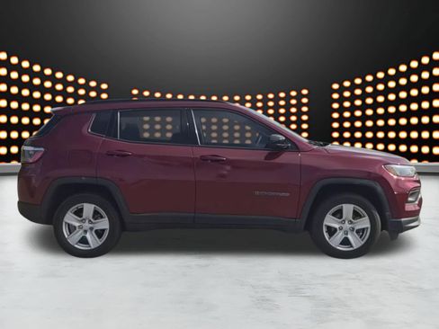 Used 2022 Jeep Compass Latitude AWD/4WD image 9
