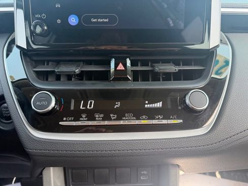 Used 2024 Toyota Corolla Cross LE FWD image 19