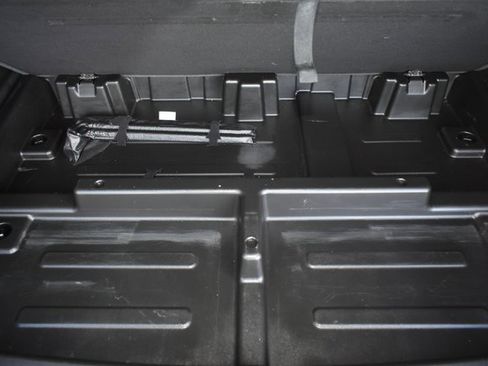 Used 2021 GMC Yukon XL SLE image 37