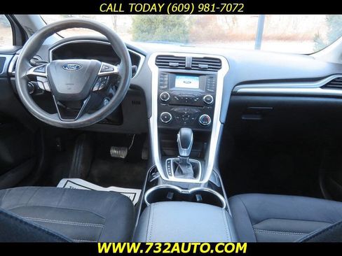 Used 2014 Ford Fusion SE image 17
