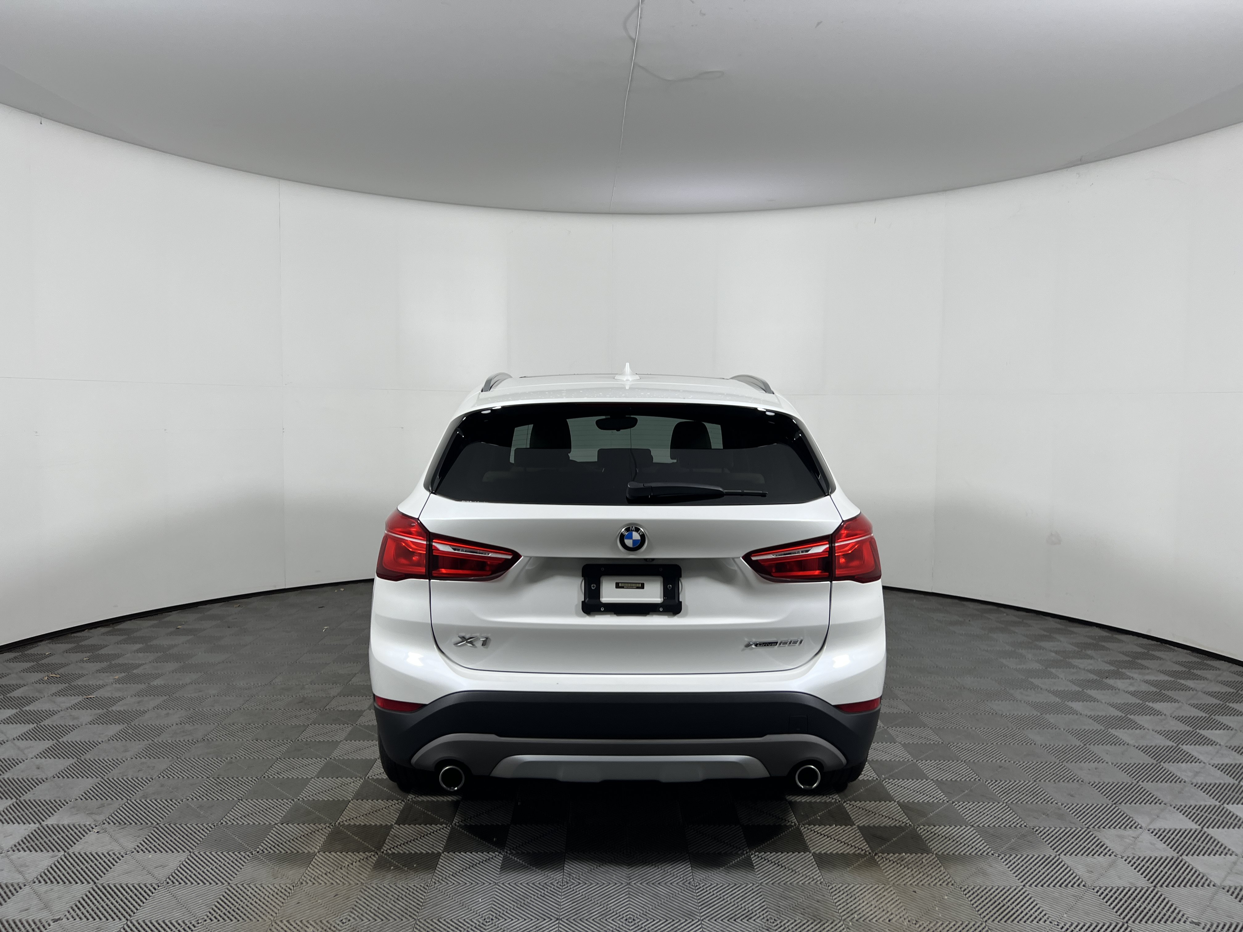 Used 2018 BMW X1 xDrive28i AWD/4WD image 4