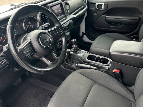 Used 2022 Jeep Wrangler Unlimited Sport AWD/4WD image 9
