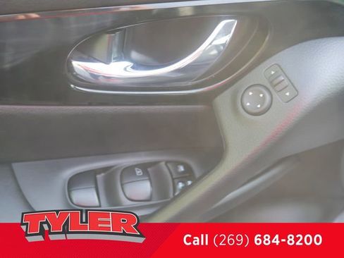 Used 2022 Nissan Rogue Sport SV AWD/4WD image 22