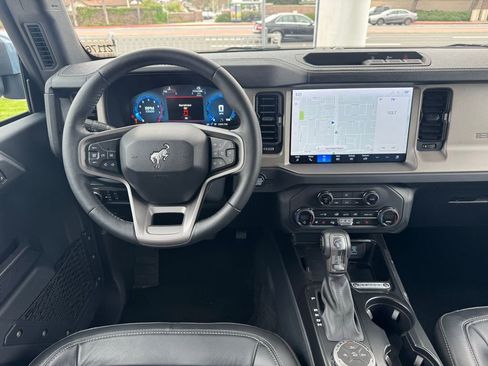 Used 2025 Ford Bronco Outer Banks image 11