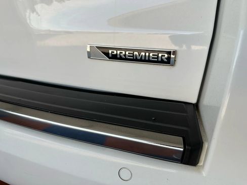 Used 2018 Chevrolet Suburban Premier image 10