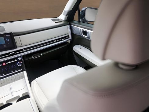 Used 2024 Hyundai Santa Fe Calligraphy image 29