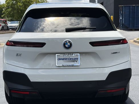 Used 2025 BMW iX xDrive50 AWD/4WD image 23